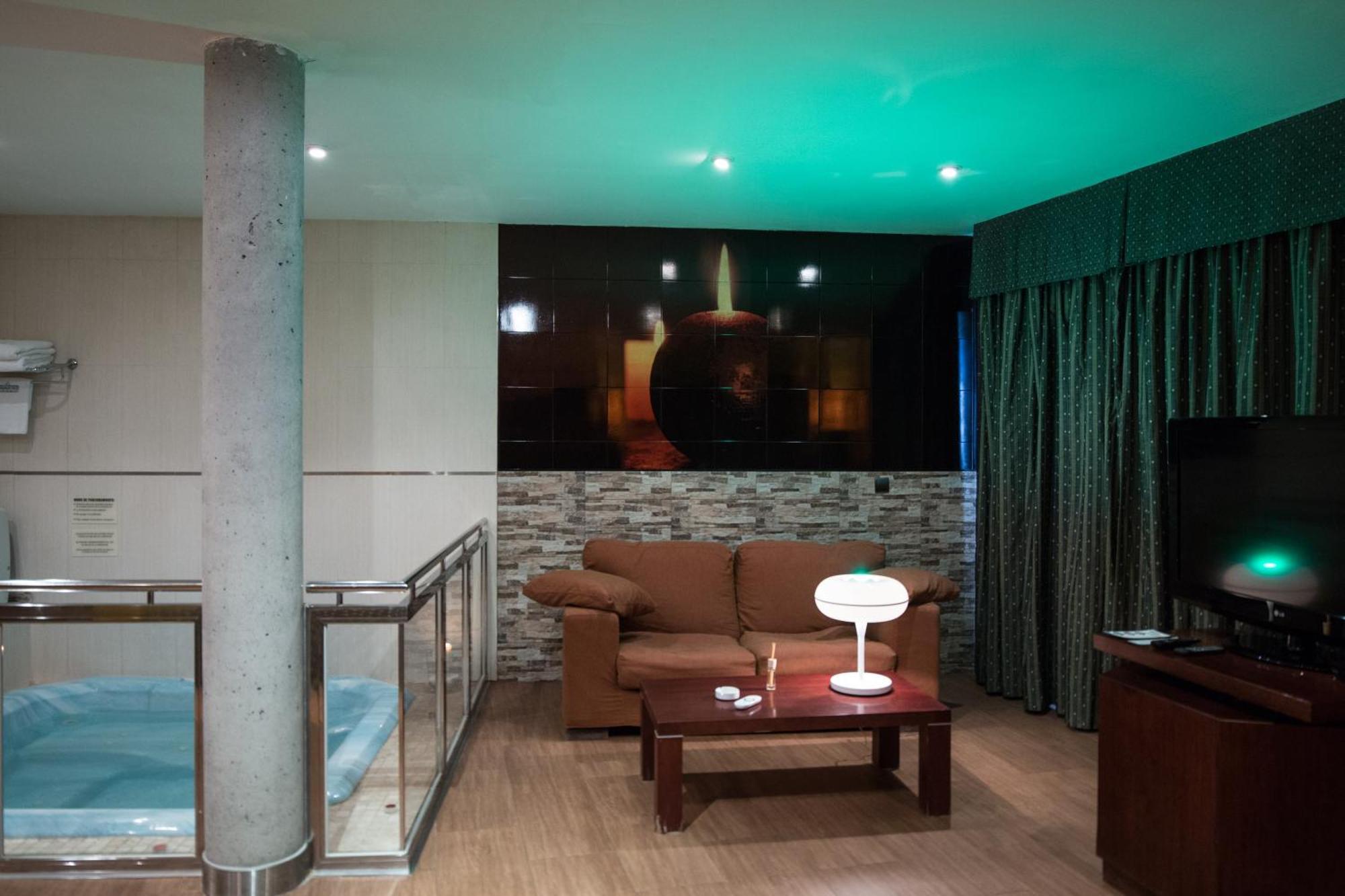 Hotel Emporio 3*